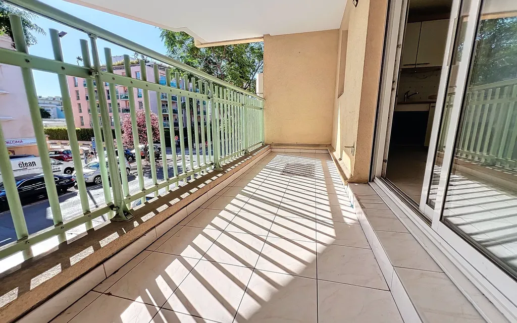 Achat appartement à vendre 3 pièces 53 m² - Fréjus