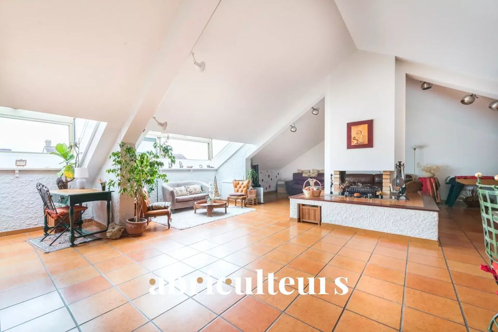 Achat appartement à vendre 5 pièces 123 m² - Neuilly-Plaisance