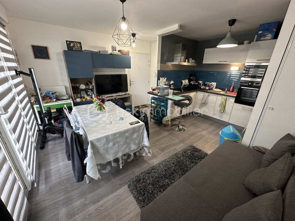 Achat appartement à vendre 2 pièces 37 m² - Saint-Pierre-du-Perray