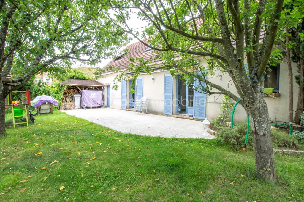 Achat maison à vendre 3 chambres 130 m² - Bruyères-le-Châtel