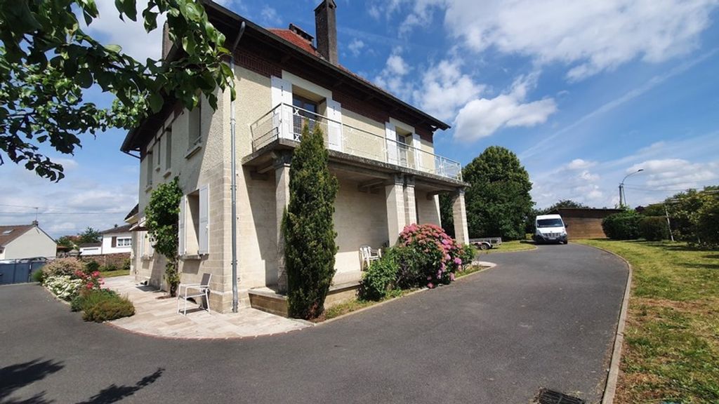 Achat maison à vendre 6 chambres 220 m² - Ressons-sur-Matz