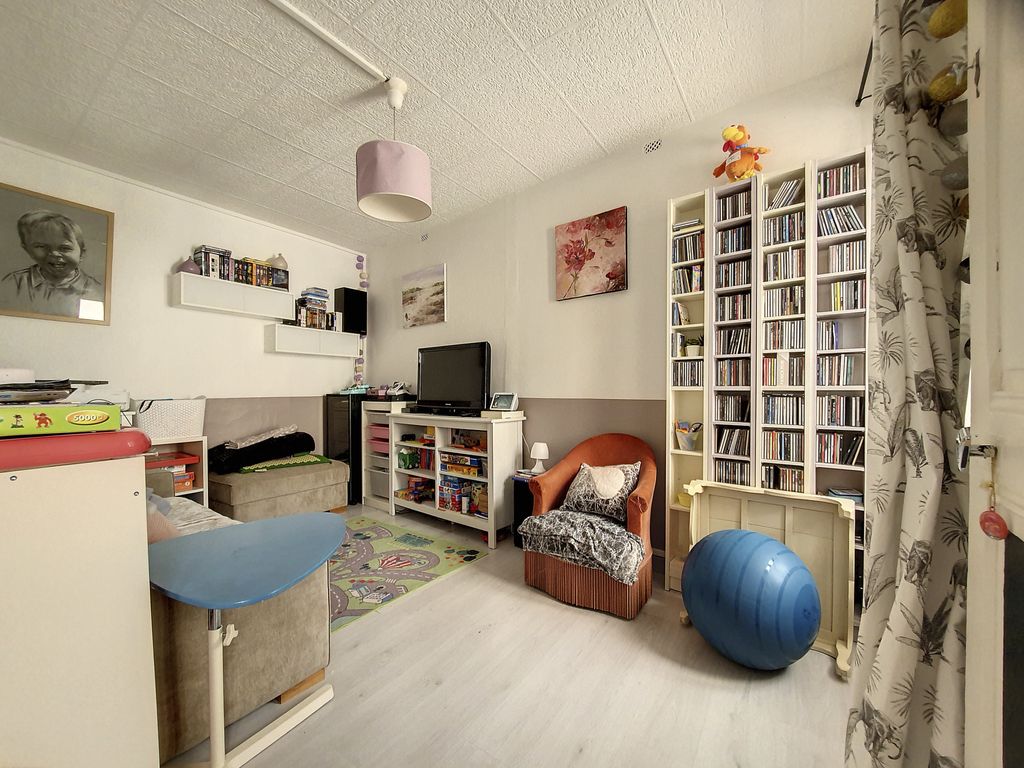 Achat maison à vendre 2 chambres 79 m² - La Tour-du-Pin