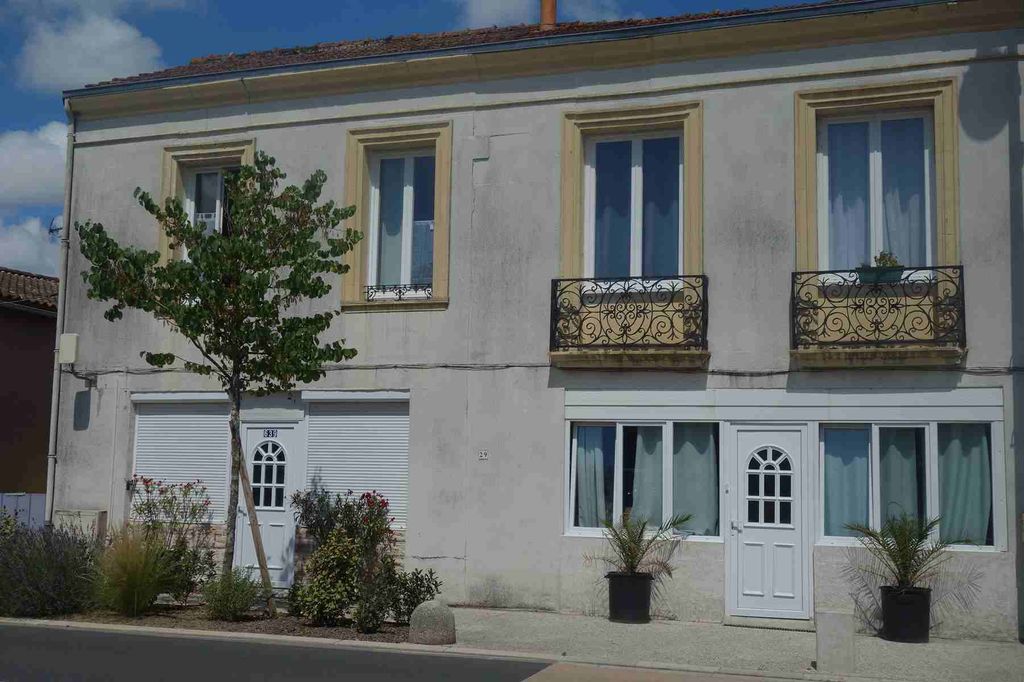 Achat maison à vendre 5 chambres 194 m² - Saint-Aubin-de-Blaye