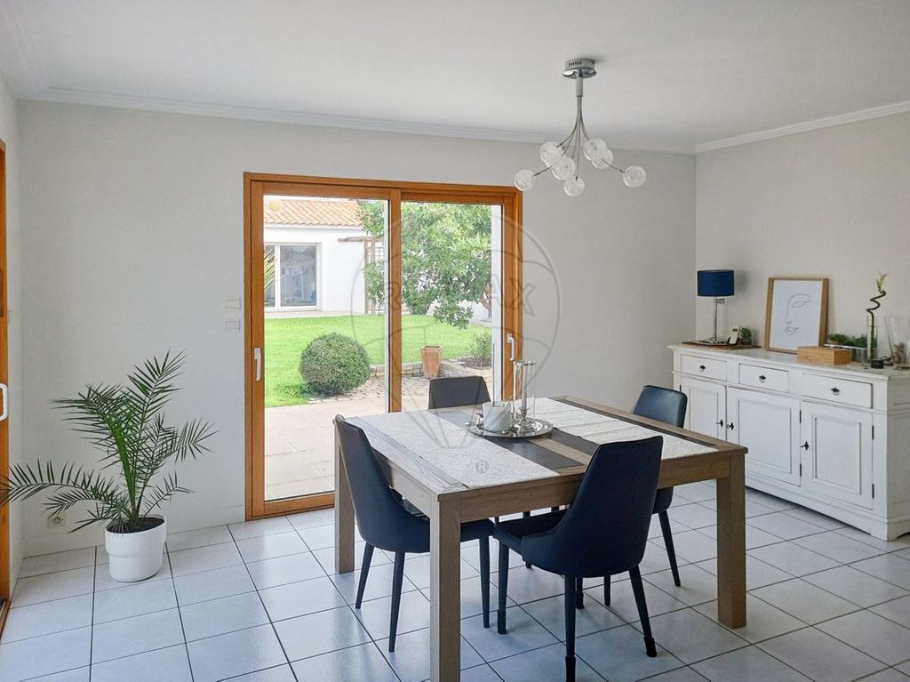 Achat maison à vendre 3 chambres 166 m² - Cugand