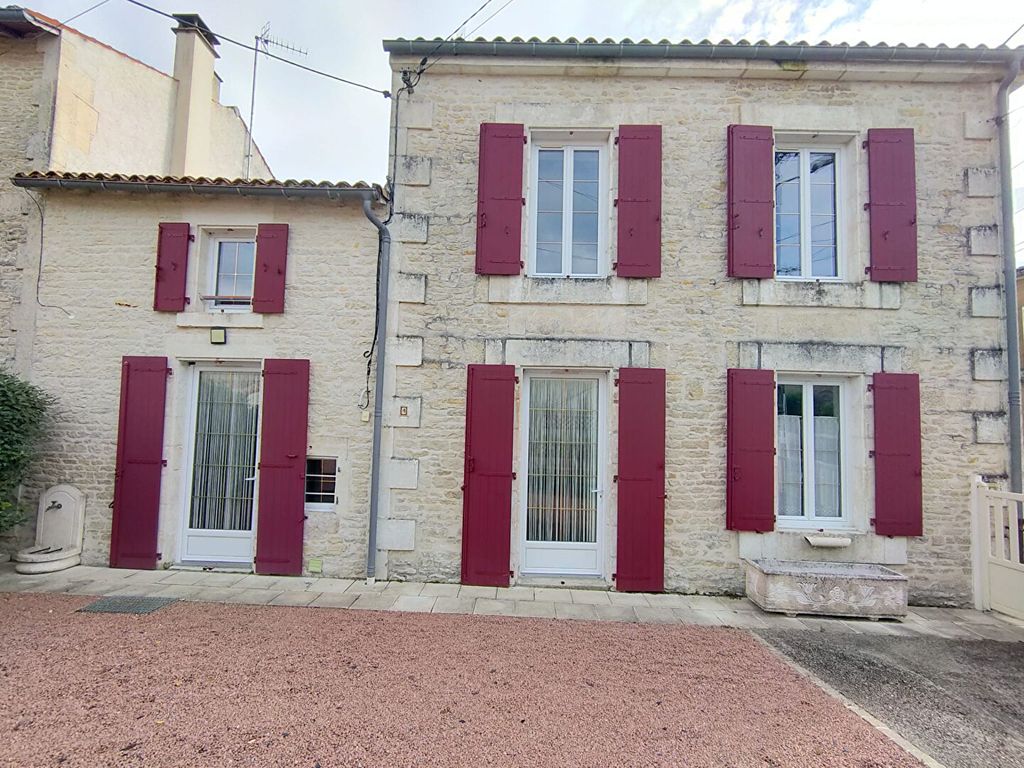 Achat maison à vendre 5 chambres 165 m² - Saint-Hilaire-la-Palud