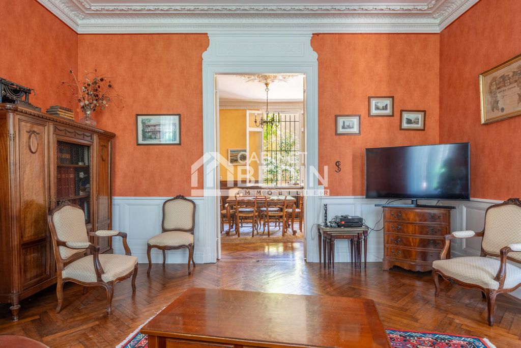 Achat maison à vendre 6 chambres 185 m² - Bordeaux