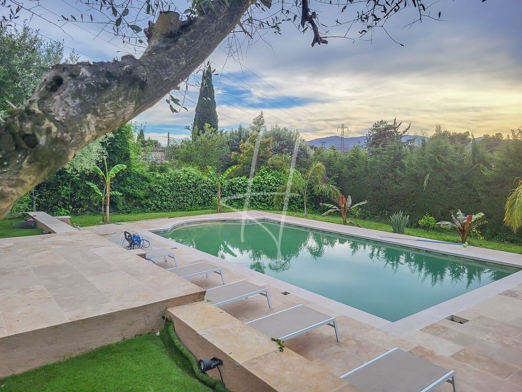 Achat maison à vendre 4 chambres 203 m² - Mougins