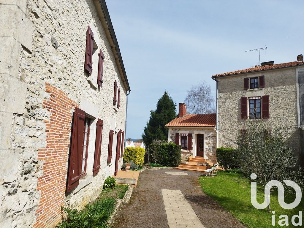 Achat maison à vendre 2 chambres 130 m² - La Caillère-Saint-Hilaire