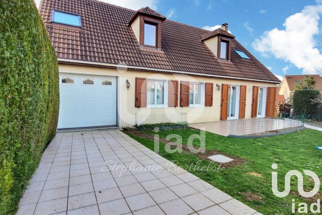 Achat maison à vendre 5 chambres 160 m² - Claye-Souilly