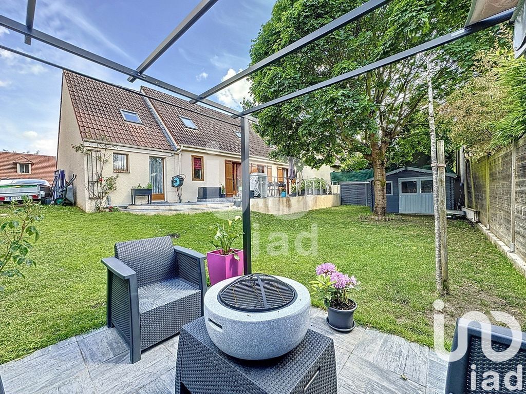 Achat maison à vendre 5 chambres 134 m² - Pontault-Combault