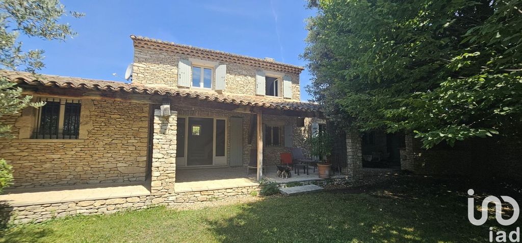 Achat maison à vendre 3 chambres 152 m² - Gordes