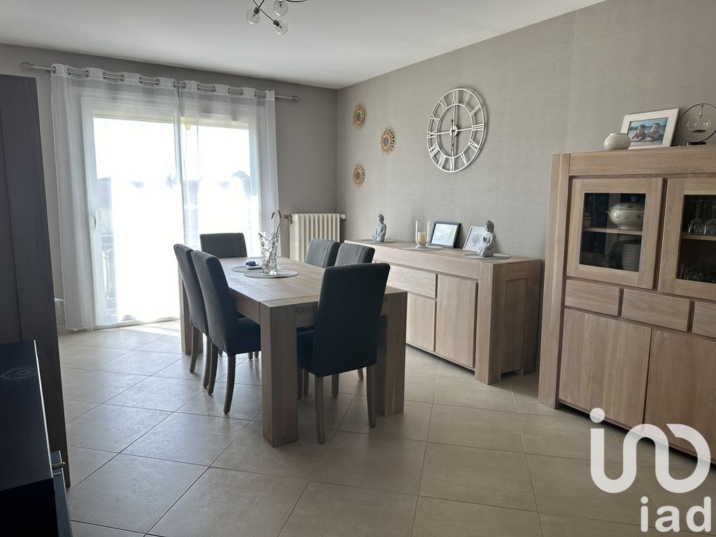 Achat maison à vendre 4 chambres 118 m² - Saint-Denis-les-Ponts