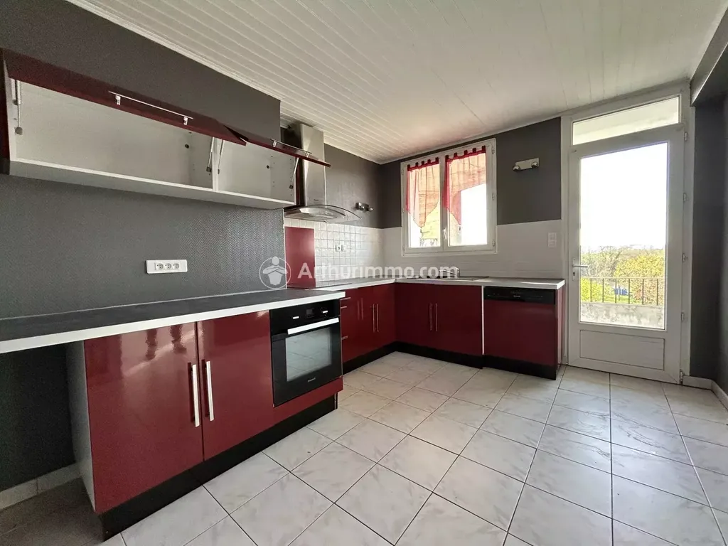 Achat appartement à vendre 4 pièces 67 m² - Cherves-Richemont