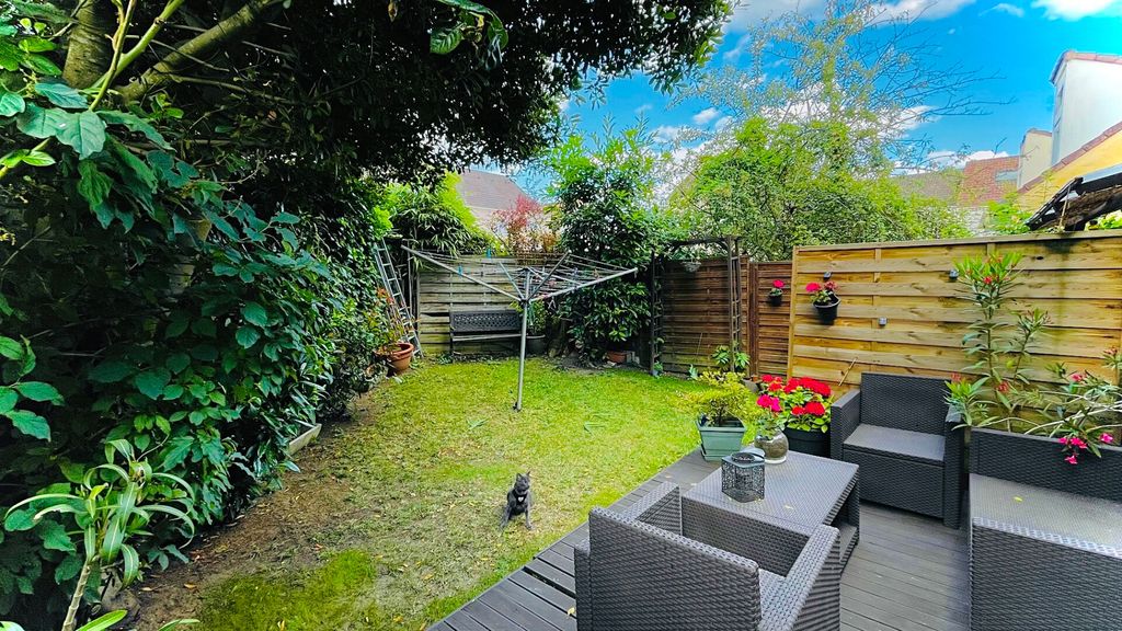 Achat maison à vendre 4 chambres 98 m² - Roissy-en-Brie