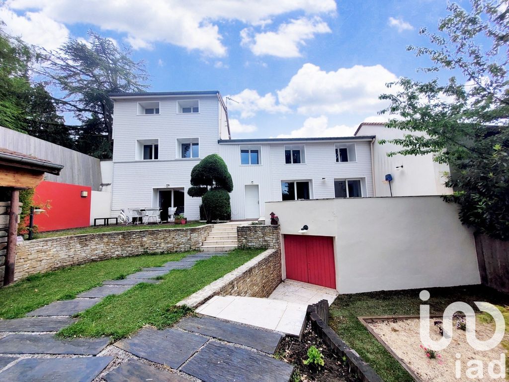 Achat maison à vendre 4 chambres 220 m² - Saint-Étienne