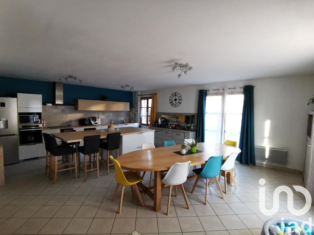 Achat maison à vendre 3 chambres 130 m² - Thoré-la-Rochette