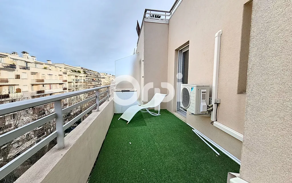 Achat appartement à vendre 3 pièces 71 m² - Antibes