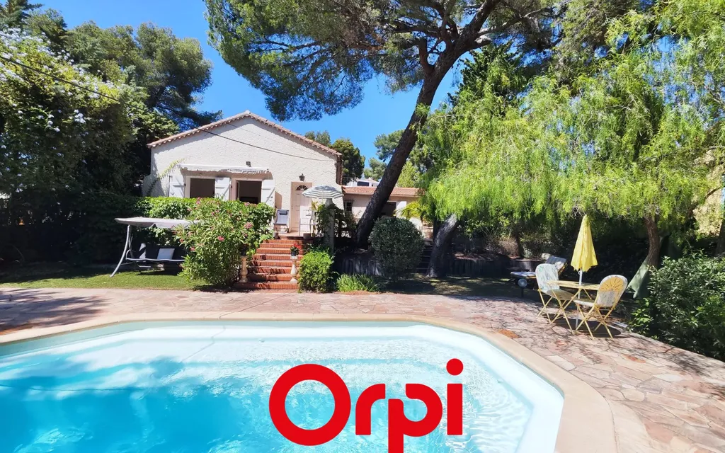 Achat maison à vendre 3 chambres 95 m² - Bandol