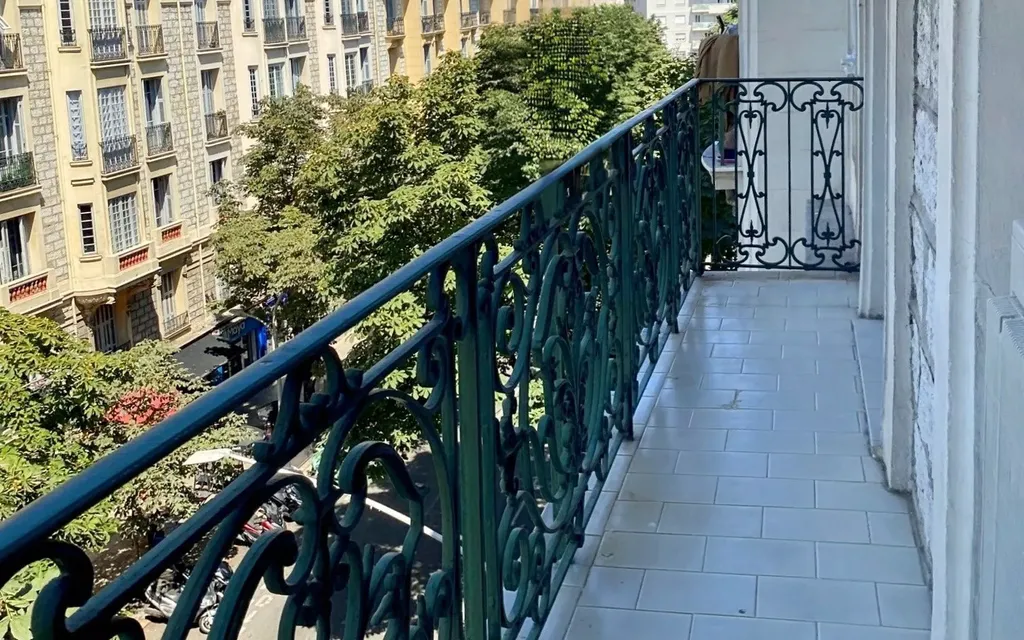 Achat appartement à vendre 3 pièces 64 m² - Nice