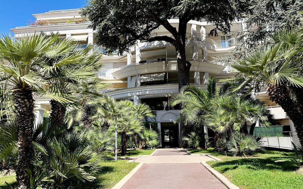 Achat appartement à vendre 3 pièces 65 m² - Cannes