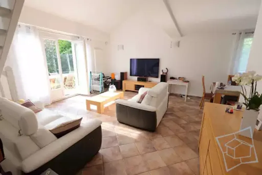 Achat maison à vendre 4 chambres 130 m² - Voisins-le-Bretonneux