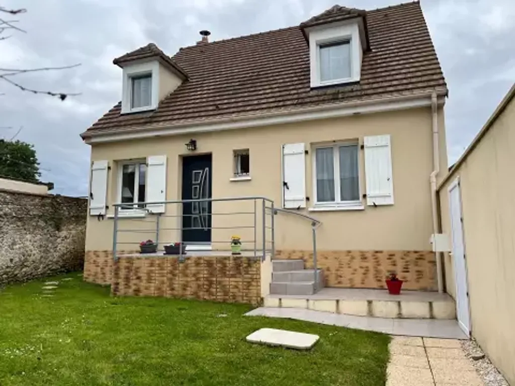 Achat maison à vendre 4 chambres 102 m² - Aunay-sous-Auneau