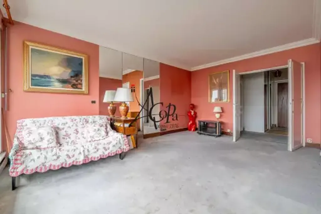 Achat appartement à vendre 2 pièces 56 m² - Paris 19ème arrondissement