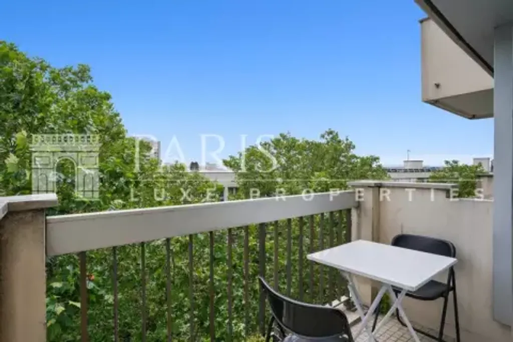 Achat appartement à vendre 3 pièces 77 m² - Paris 19ème arrondissement