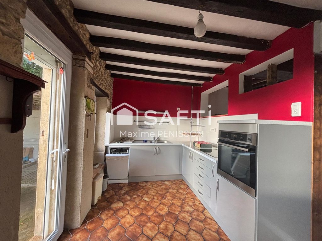 Achat maison à vendre 3 chambres 126 m² - Saint-Cosme-en-Vairais