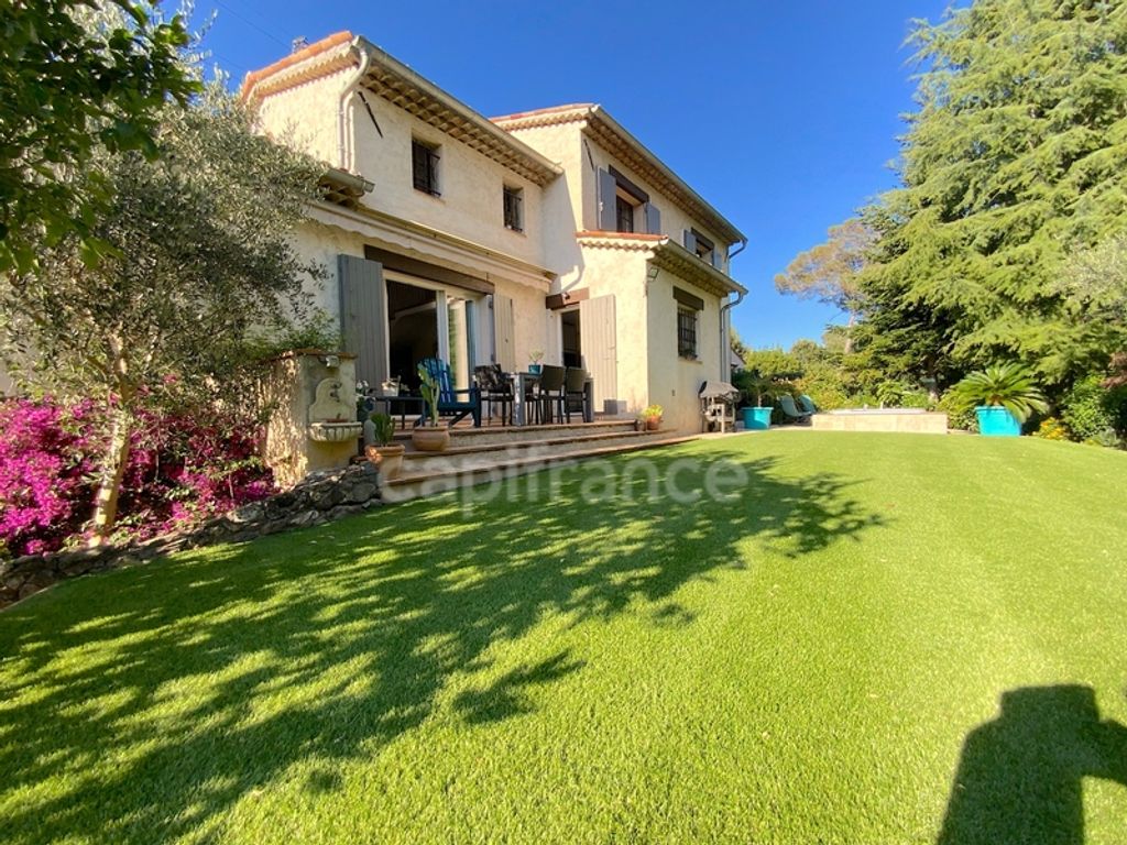 Achat maison à vendre 3 chambres 135 m² - Mougins