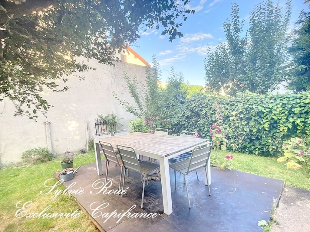 Achat maison à vendre 4 chambres 111 m² - Vitry-sur-Seine