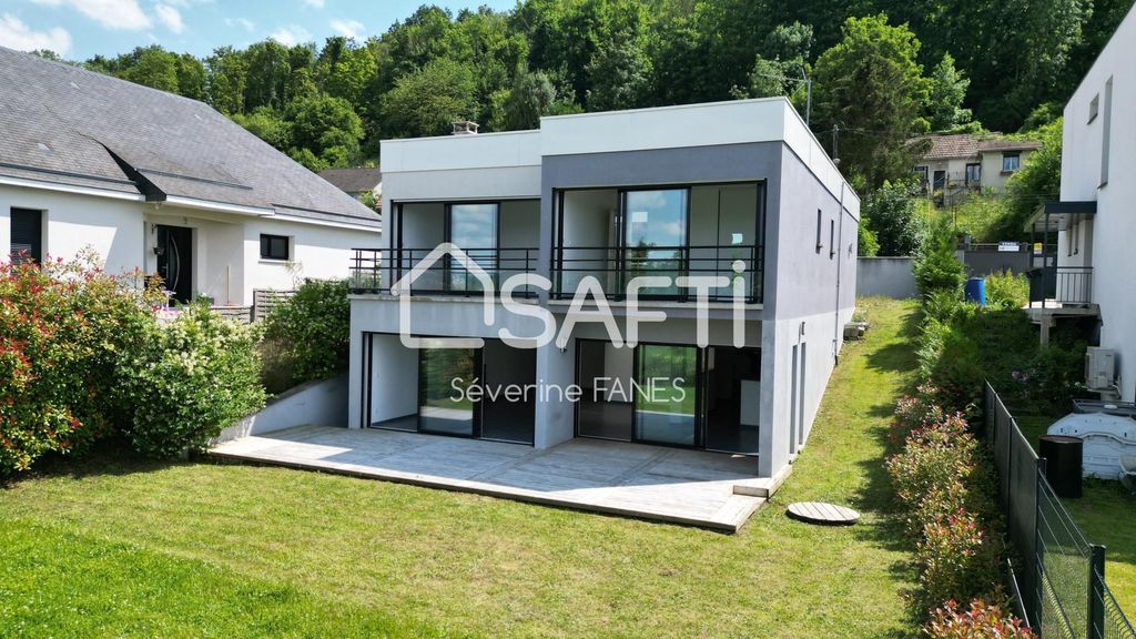 Achat maison à vendre 4 chambres 264 m² - Saint-Léger-du-Bourg-Denis