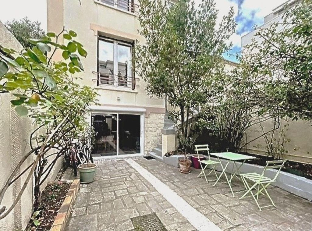 Achat maison à vendre 3 chambres 90 m² - Maisons-Alfort