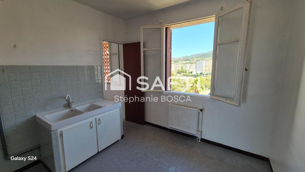 Achat appartement à vendre 4 pièces 84 m² - Ajaccio