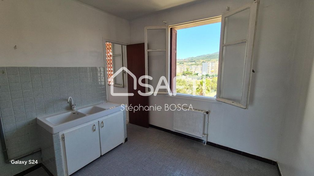 Achat appartement à vendre 4 pièces 84 m² - Ajaccio