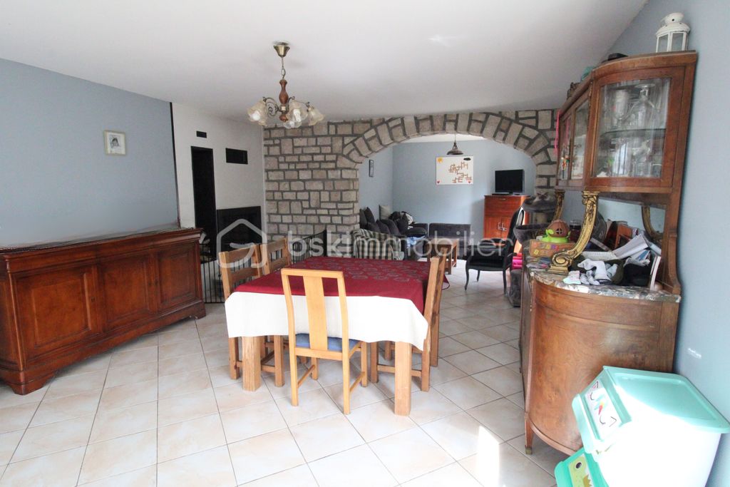 Achat maison à vendre 4 chambres 167 m² - Souppes-sur-Loing