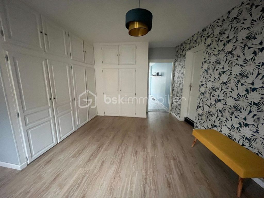 Achat maison à vendre 4 chambres 175 m² - Souligné-sous-Ballon