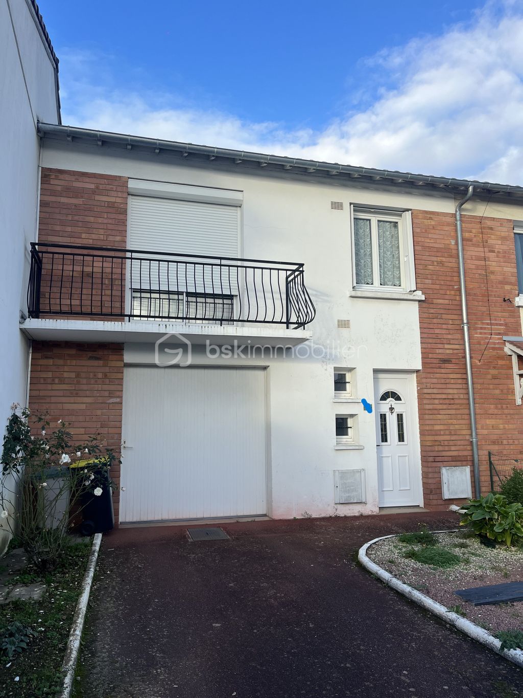 Achat maison à vendre 3 chambres 92 m² - Saint-Pavace