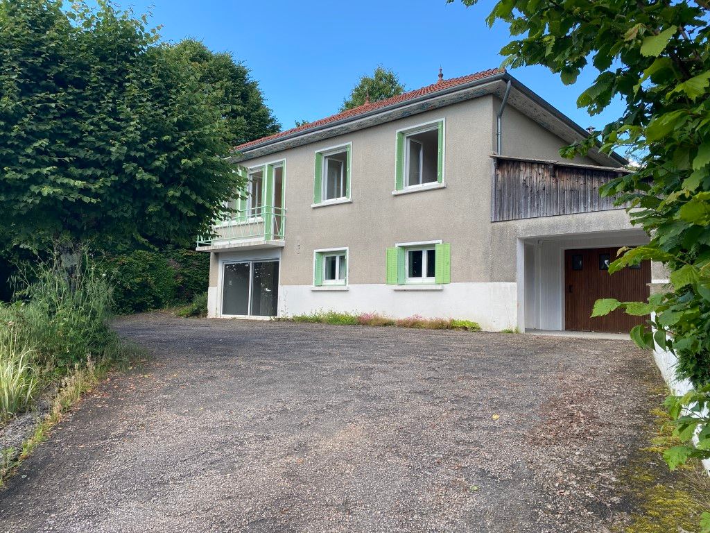 Achat maison à vendre 5 chambres 110 m² - Châteauneuf-la-Forêt