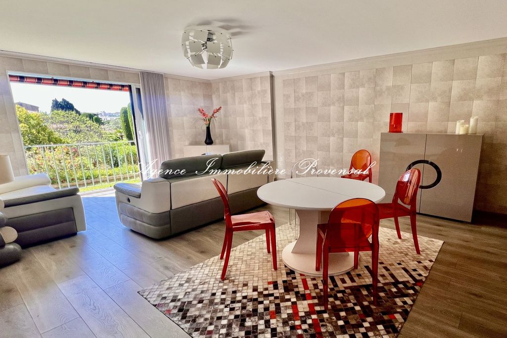 Achat appartement à vendre 4 pièces 93 m² - Sainte-Maxime