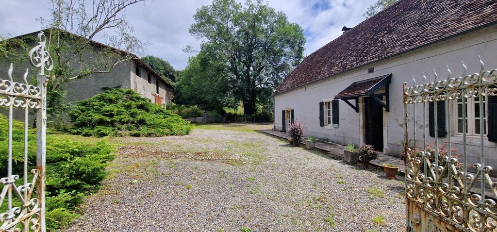 Achat maison à vendre 2 chambres 93 m² - Urdès