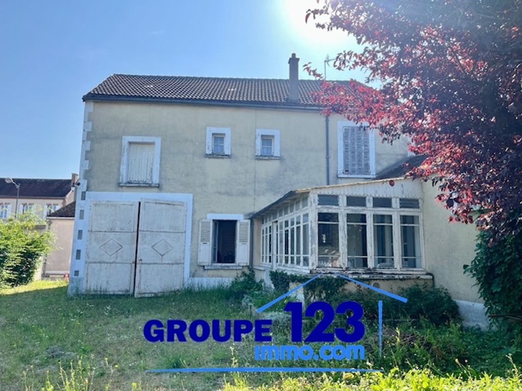 Achat maison à vendre 3 chambres 130 m² - Chemilly-sur-Yonne