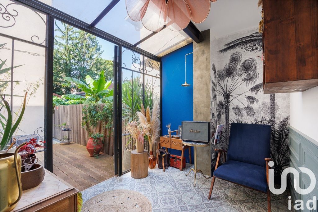 Achat maison à vendre 3 chambres 137 m² - Lyon 8ème arrondissement