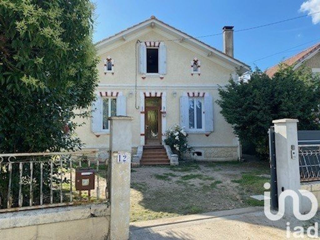 Achat maison à vendre 5 chambres 140 m² - Coutras