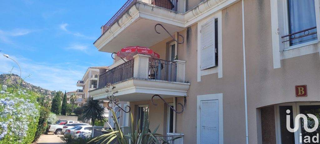 Achat appartement à vendre 2 pièces 48 m² - Hyères