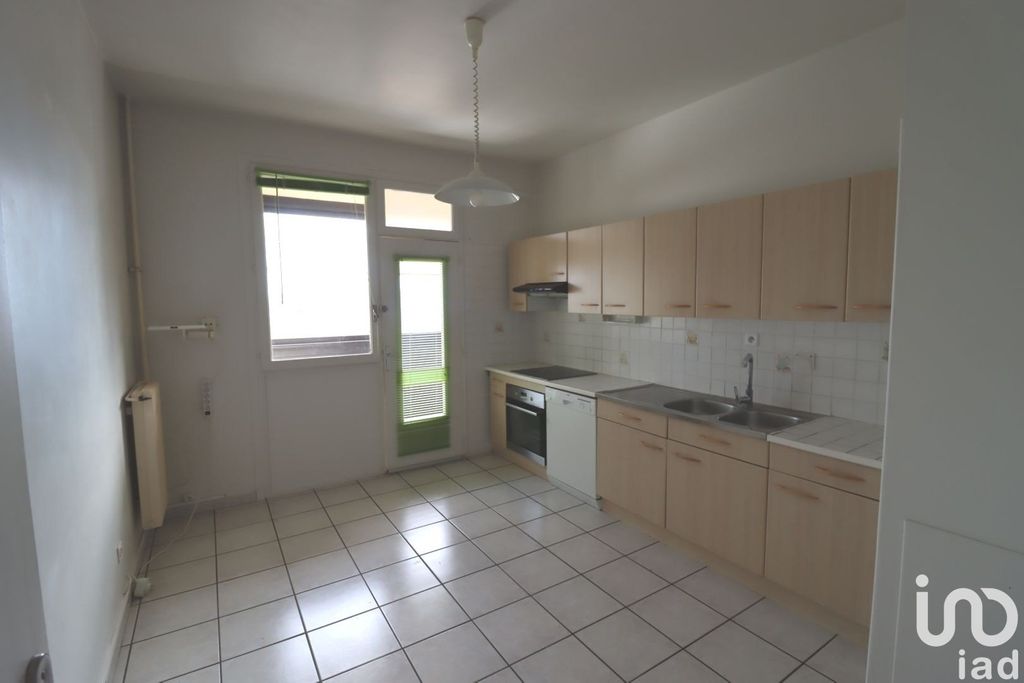 Achat appartement à vendre 5 pièces 105 m² - Cournon-d'Auvergne