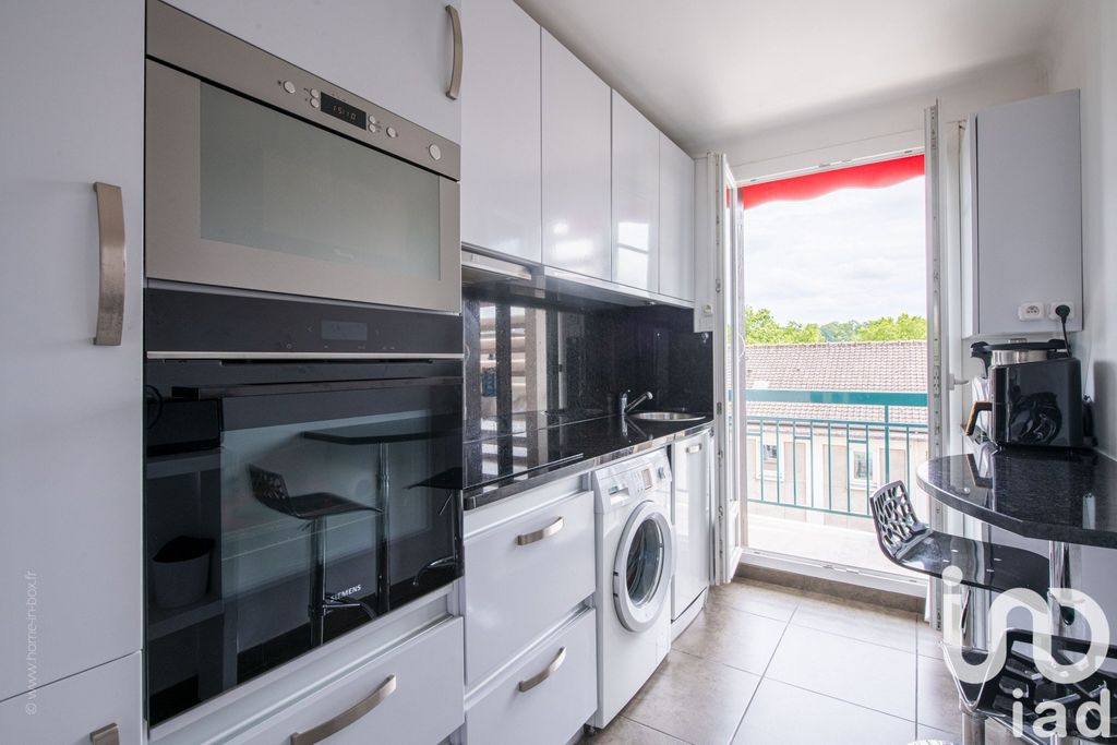 Achat appartement à vendre 3 pièces 71 m² - Rueil-Malmaison