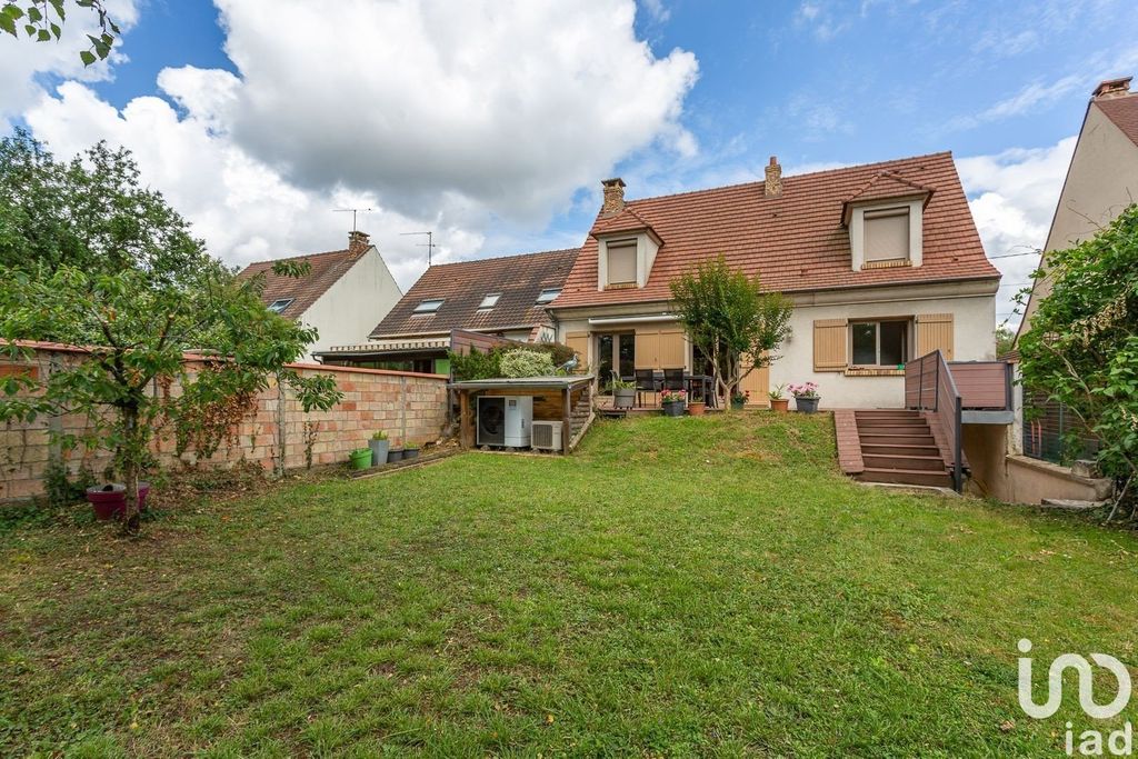 Achat maison à vendre 4 chambres 140 m² - Sainte-Geneviève-des-Bois