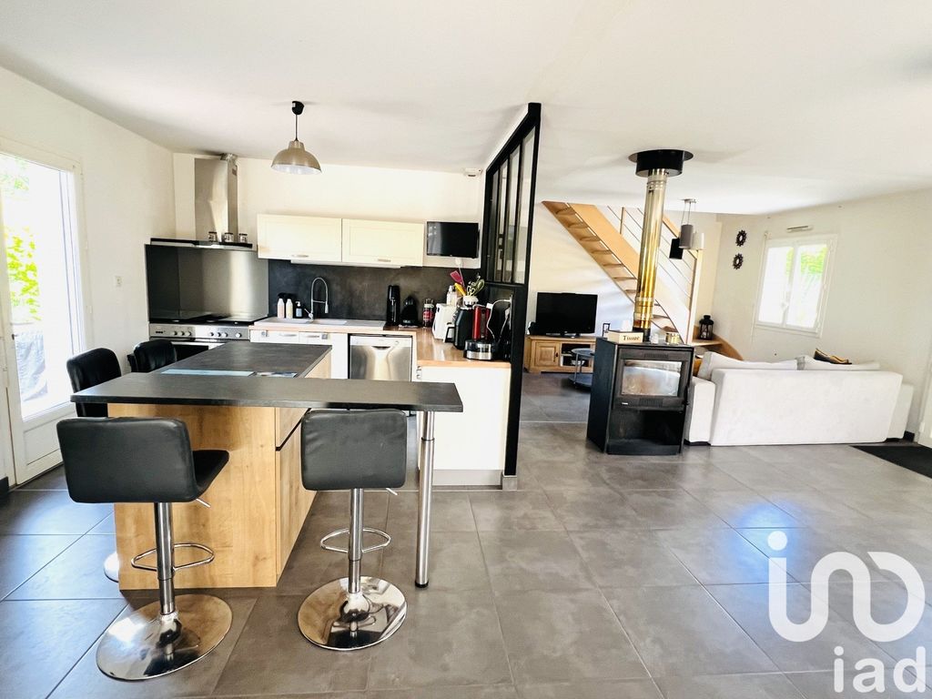 Achat maison à vendre 4 chambres 113 m² - Beaufort-en-Anjou