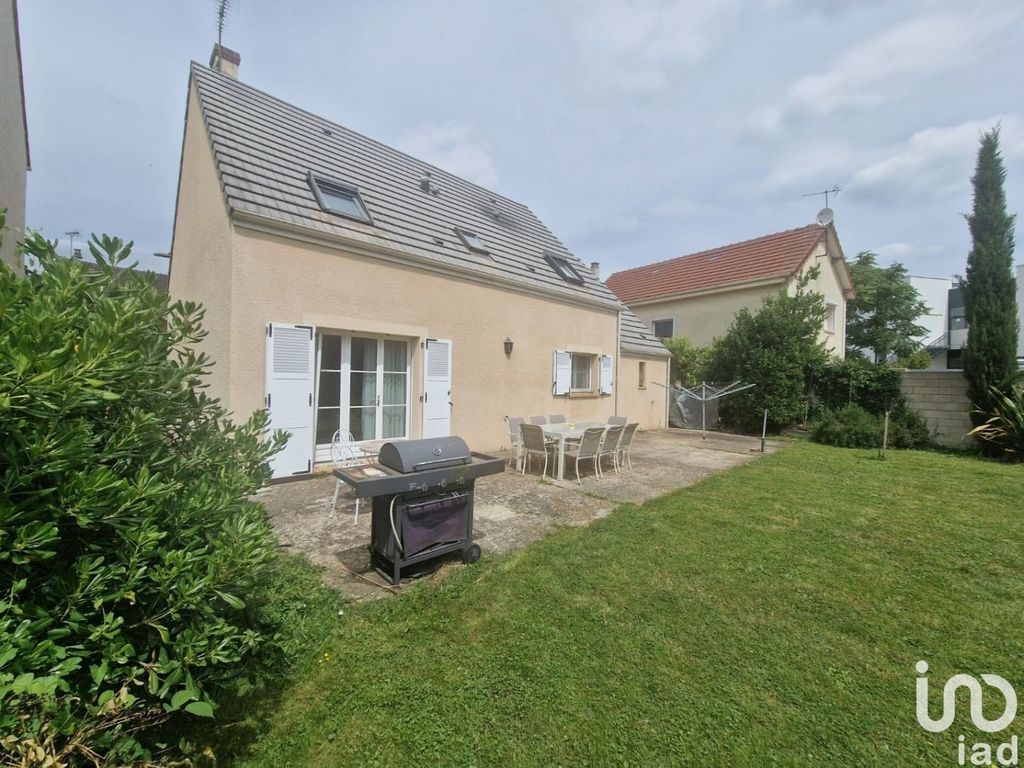 Achat maison à vendre 5 chambres 130 m² - Chennevières-sur-Marne